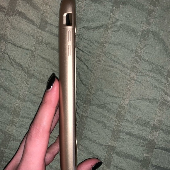 Morphie Charging Phone Case - Picture 4 of 5